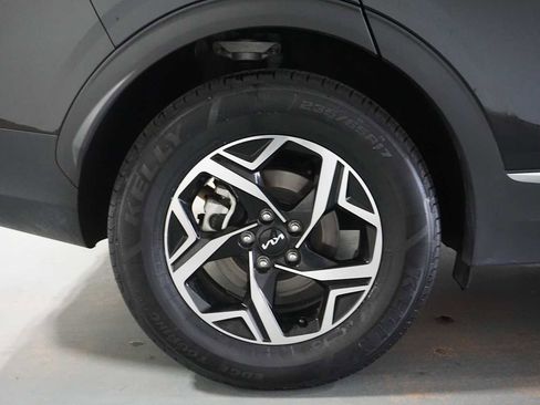 Used 2024 Kia Sportage LX image 10