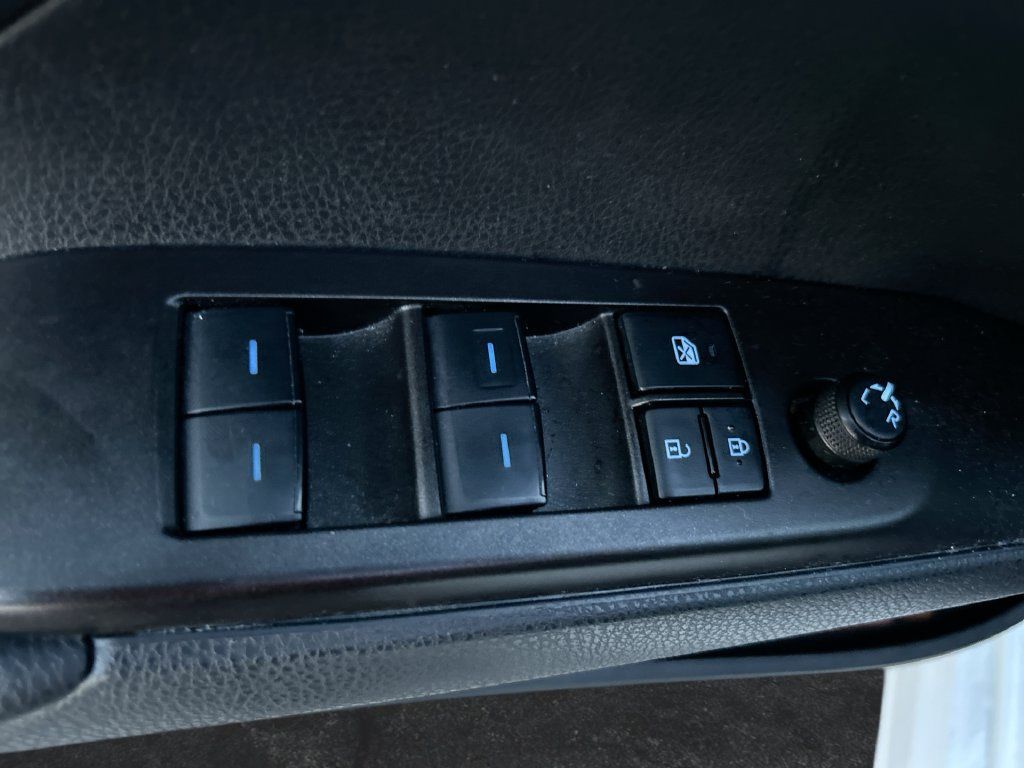 Used 2024 Toyota Camry SE FWD image 13