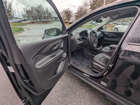 Used 2023 GMC Terrain SLT image 8