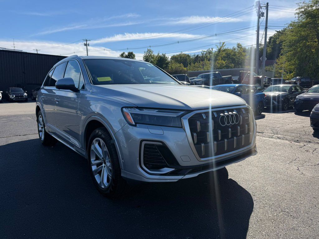 Used 2025 Audi Q7 3.0T Premium Plus AWD/4WD image 7