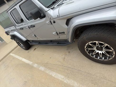 Used 2021 Jeep Gladiator Sport image 8