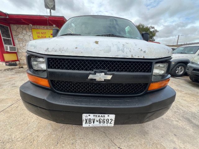 Used 2009 Chevrolet Express 1500 RWD image 2