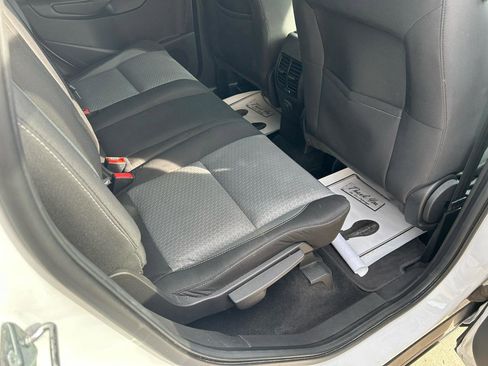 Used 2017 Ford Escape SE image 11