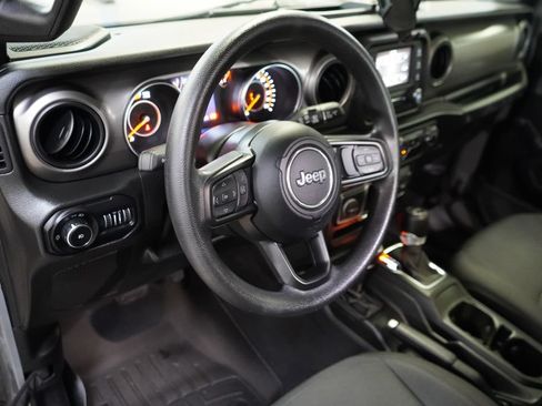 Used 2021 Jeep Wrangler Unlimited Sport AWD/4WD image 16