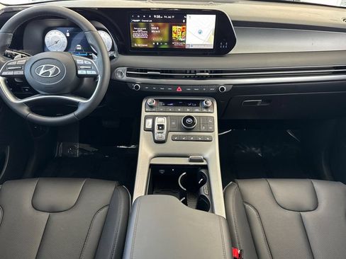 Used 2025 Hyundai Palisade SEL FWD image 4