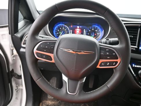 Used 2025 Chrysler Pacifica Select FWD image 22