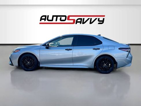 Used 2022 Toyota Camry SE w/ Carpet Mat Package (TMS) AWD/4WD image 4