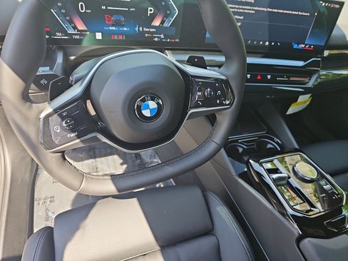 Certified 2026 BMW 530i w/ Premium Package RWD image 18