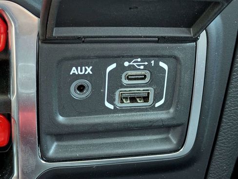 Used 2021 Jeep Wrangler Unlimited Sahara w/ Cold Weather Group AWD/4WD image 21