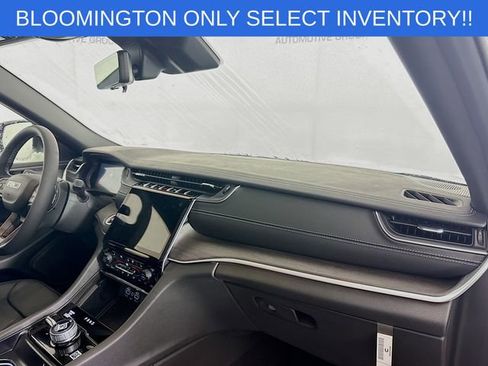 New 2025 Jeep Grand Cherokee L Limited w/ Luxury Tech Group II image 31