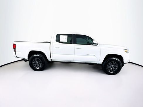 Used 2023 Toyota Tacoma SR5 AWD/4WD image 11
