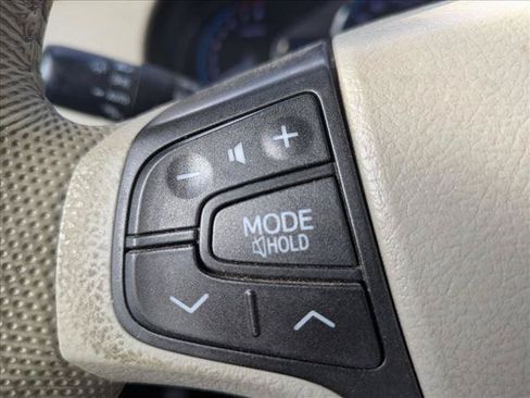 Used 2014 Toyota Sienna XLE FWD image 14