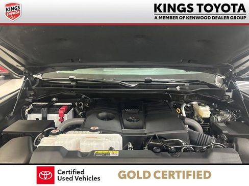 Used 2025 Toyota Tundra Limited AWD/4WD image 23