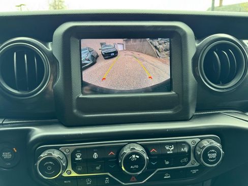 Used 2021 Jeep Wrangler Unlimited Sport AWD/4WD image 28