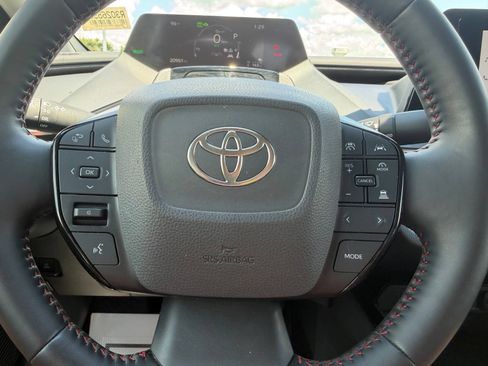 Used 2024 Toyota Prius Prime FWD image 17