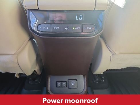 Used 2021 Toyota Highlander Limited image 20
