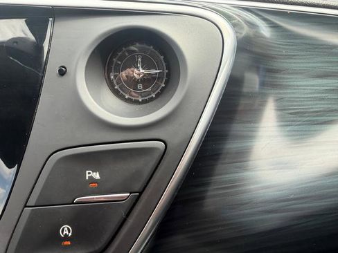 Used 2020 Buick Envision Essence FWD image 32
