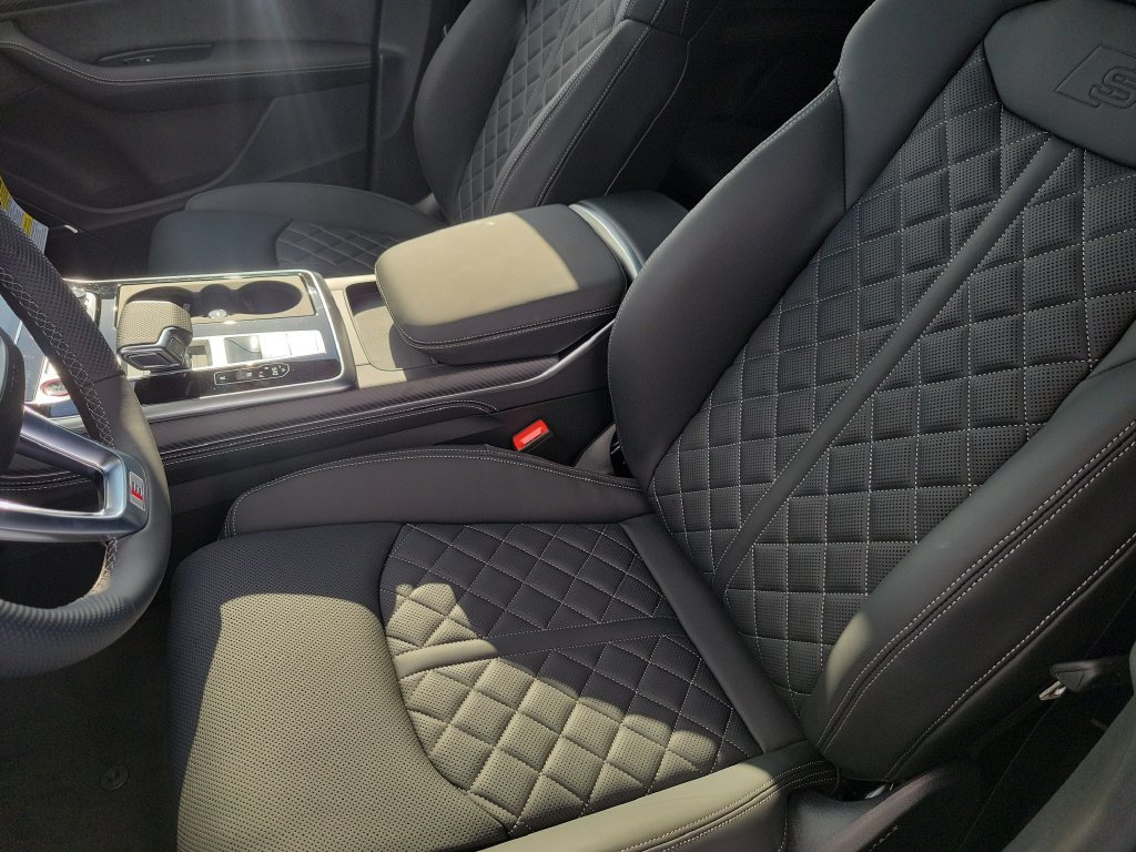 New 2026 Audi SQ7 Premium Plus AWD/4WD image 16