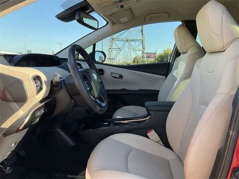 Used 2019 Toyota Prius XLE image 13