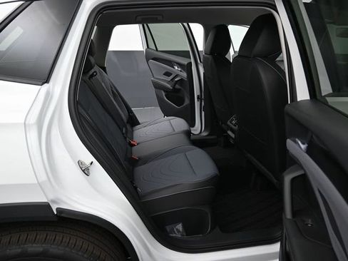 New 2026 Volkswagen Tiguan SE image 13