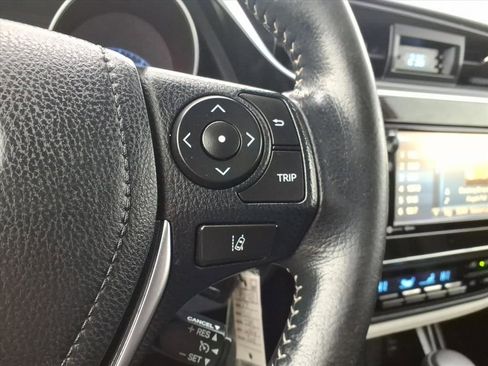 Used 2018 Toyota Corolla iM image 18