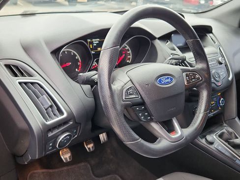 Used 2018 Ford Focus ST image 10
