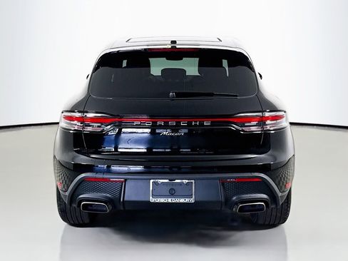 Certified 2025 Porsche Macan image 10