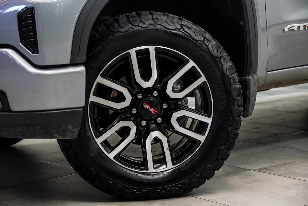 Used 2023 GMC Sierra 1500 AT4 w/ Technology Package AWD/4WD image 4