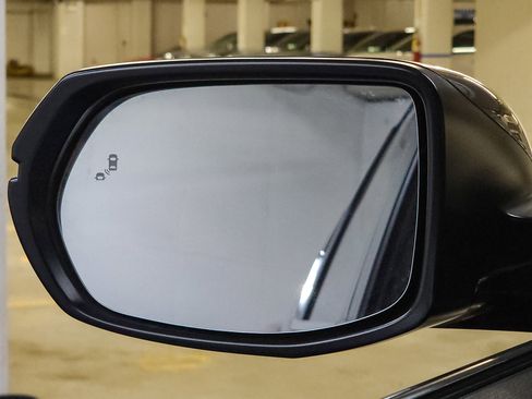 Used 2018 Honda CR-V Touring image 17