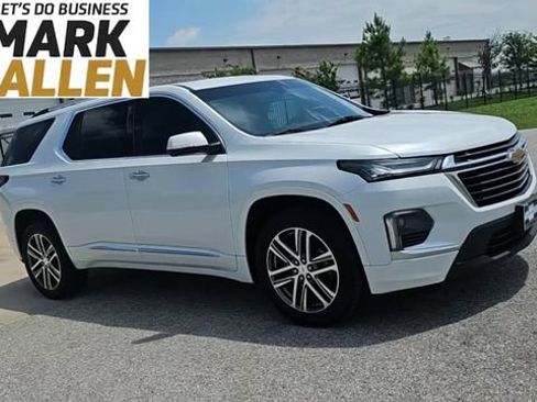 Used 2024 Chevrolet Traverse High Country FWD image 2