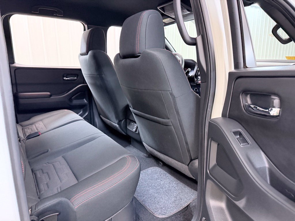Used 2025 Nissan Frontier PRO-4X w/ Pro Convenience Package AWD/4WD image 33