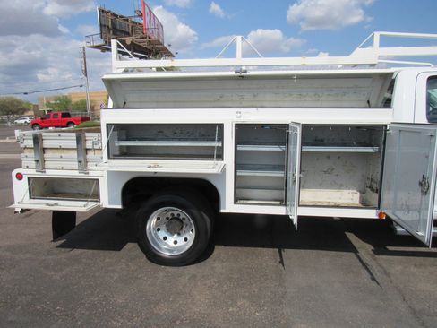 Used 2017 RAM 5500 Tradesman w/ Power & Remote Entry Group RWD image 17
