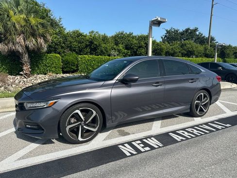 Used 2018 Honda Accord Sport image 11