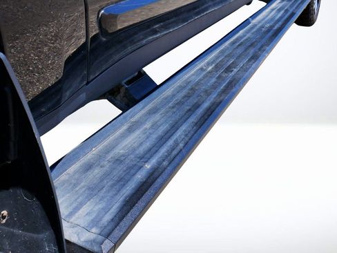 Used 2023 GMC Yukon XL Denali image 19