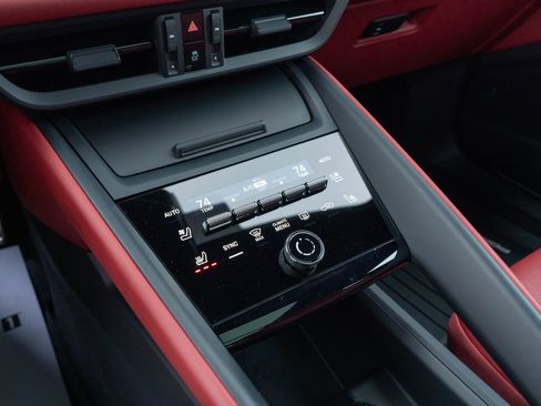 Certified 2025 Porsche Macan 4S Electric image 30