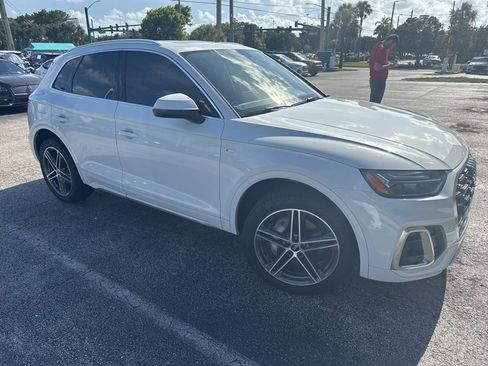 Used 2021 Audi Q5 e Premium Plus w/ Premium Plus Package AWD/4WD image 4