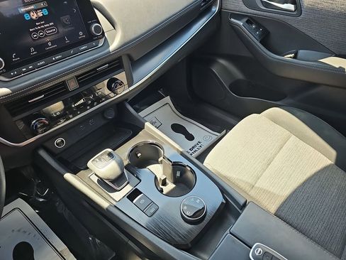 Used 2023 Nissan Rogue SV AWD/4WD image 28