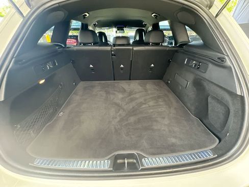 Used 2025 Mercedes-Benz GLC 300 4MATIC image 25