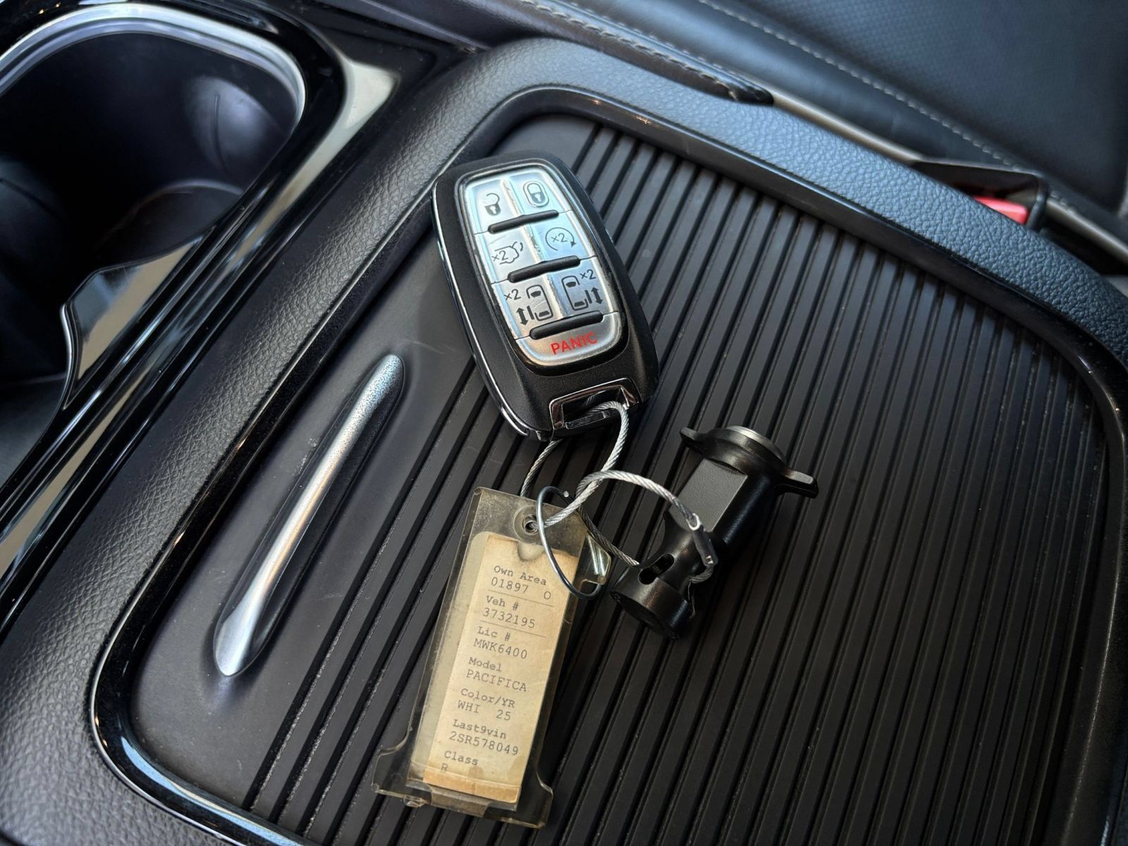 Used 2025 Chrysler Pacifica Limited FWD image 21