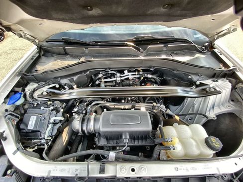 Used 2023 Ford Explorer Limited AWD/4WD image 26
