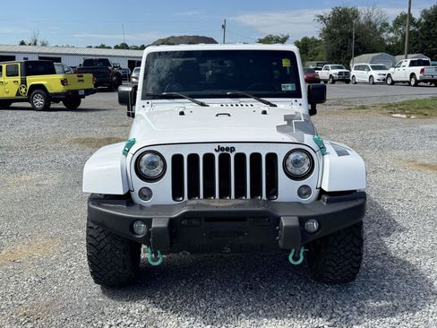 Used 2017 Jeep Wrangler Unlimited Sahara AWD/4WD image 24