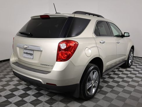 Used 2015 Chevrolet Equinox LT image 2