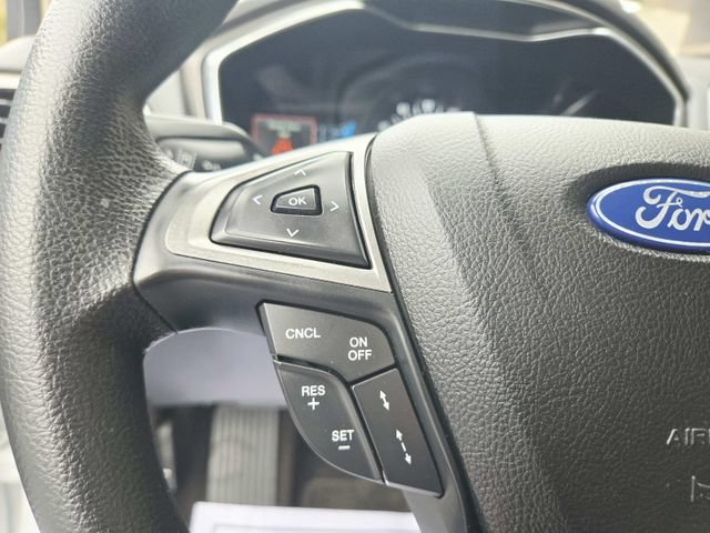 Used 2020 Ford Fusion SE FWD image 14