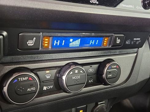 Used 2023 Toyota Tacoma TRD Off-Road w/ TRD Premium Off Road Package image 21