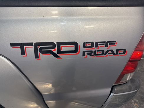 Used 2015 Toyota Tacoma 4x4 Double Cab image 16