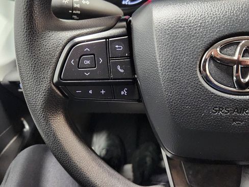 Used 2025 Toyota Sienna LE image 13