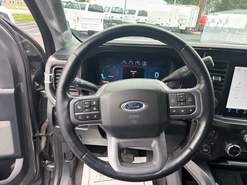 Used 2023 Ford F350 Lariat w/ Lariat Ultimate Package AWD/4WD image 13