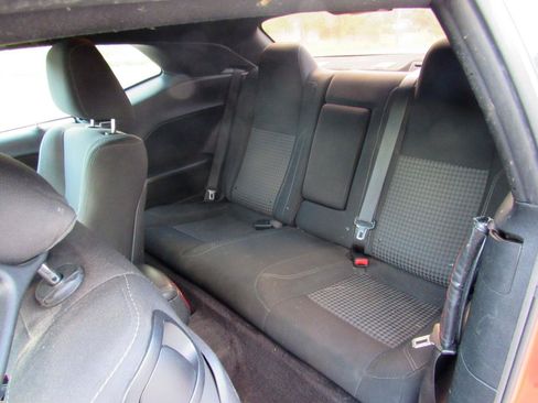 Used 2016 Dodge Challenger SXT RWD image 5