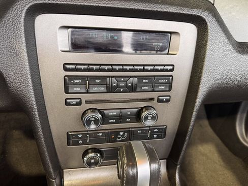 Used 2013 Ford Mustang Convertible image 19