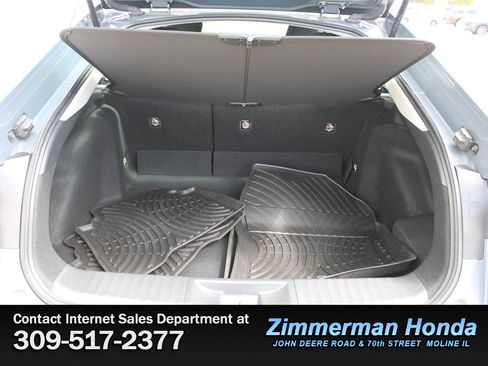 Used 2023 Toyota Prius LE FWD image 6